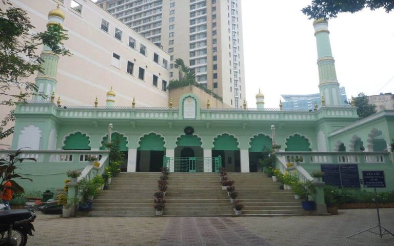 Ho Chi Minh City Muslim Travel Package 5 Days – 4 Nights