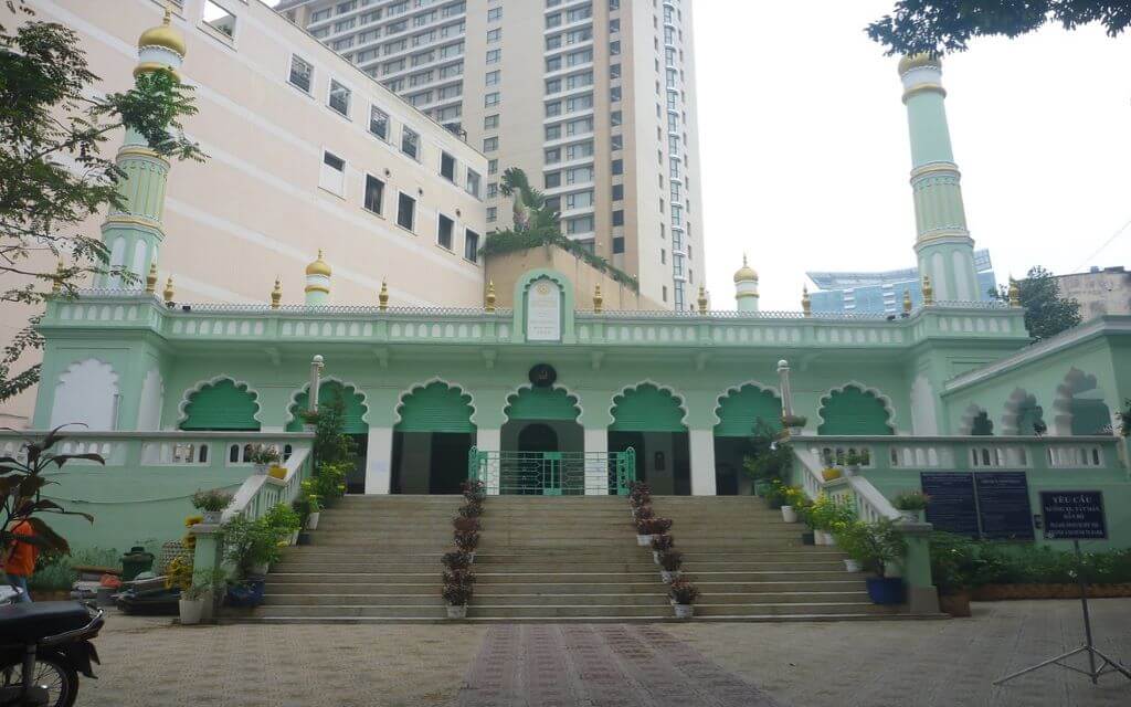 Ho Chi Minh City Muslim Travel Package 5 Days – 4 Nights
