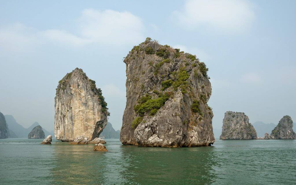 Hanoi - Halong Bay Islamic Tour 1 Day