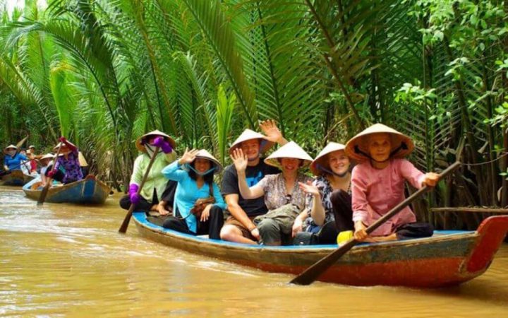 Mekong Delta Rowing Boat - Cu Chi Tunnels Combined Mekong Delta Muslim Tour 1 Day with Halal lunch