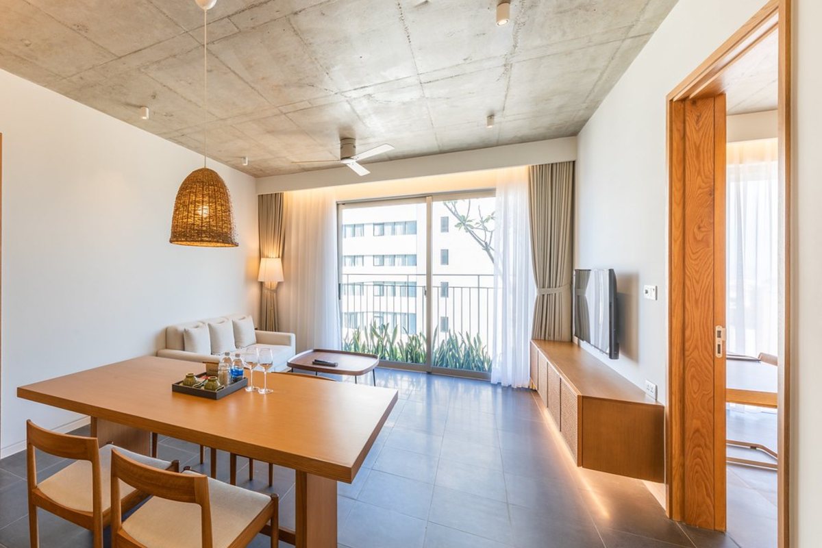 Dining area of the Bang Bien One-Bedroom Apartment at Chicland Danang Beach Hotel