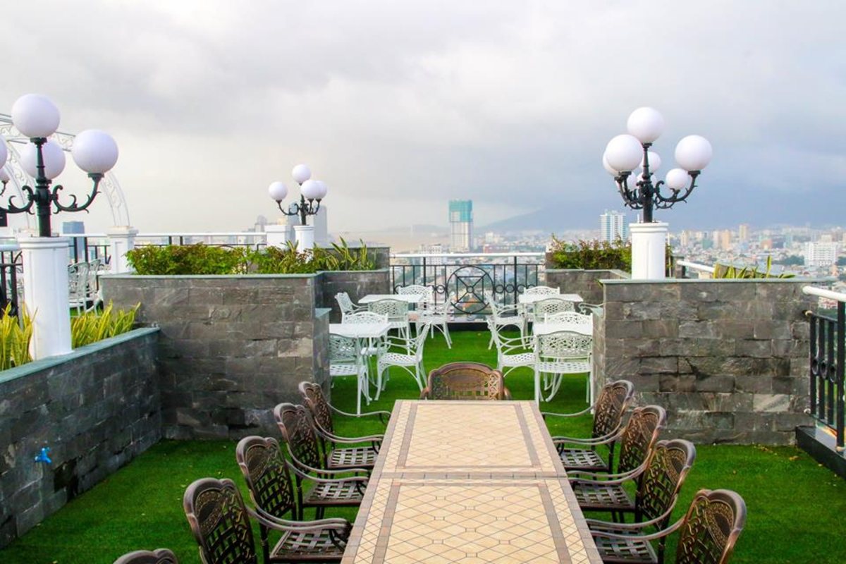 Rooftop garden terrace at Fivitel Da Nang