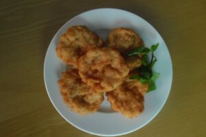 Halal Food in Halong Bay 2026: Seafood, Cruise Meals & What to Eat
