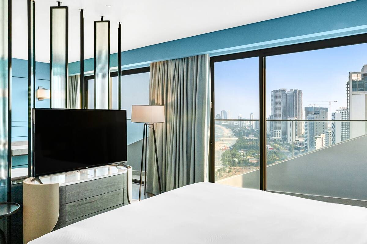 Junior Suite bedroom at Hilton Garden Inn Da Nang