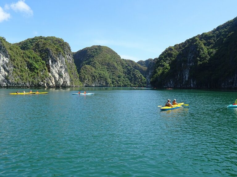 Luon Cave and kayaking – Halong Bay