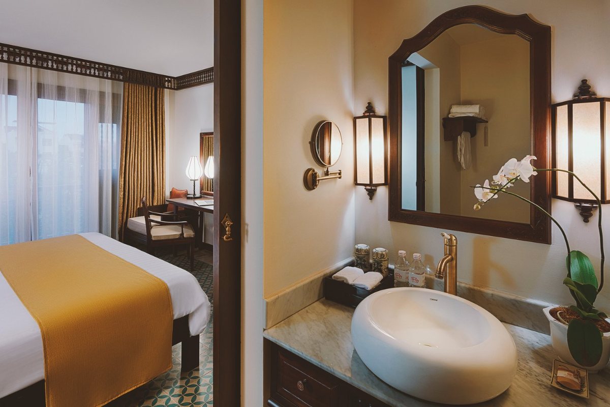 Little Deluxe room with bathtub at Little Hoi An