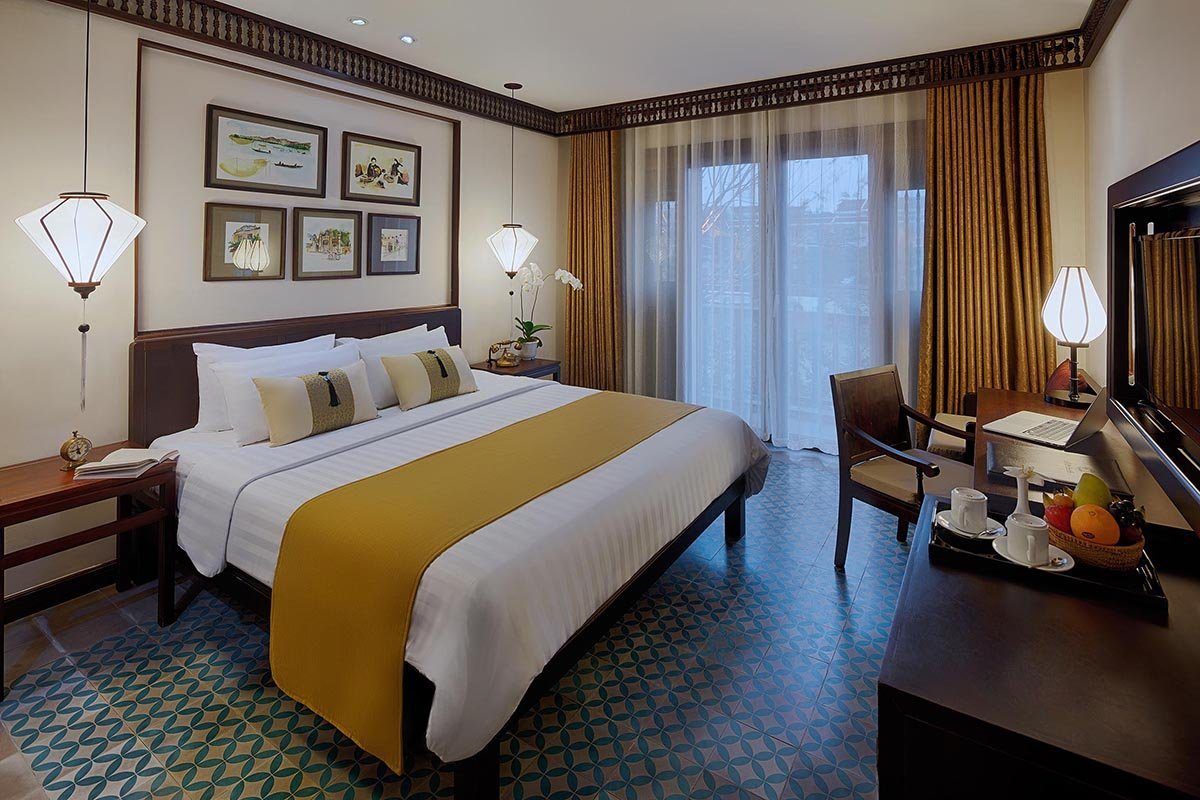Little Deluxe room with a double bed at Little Hoi An