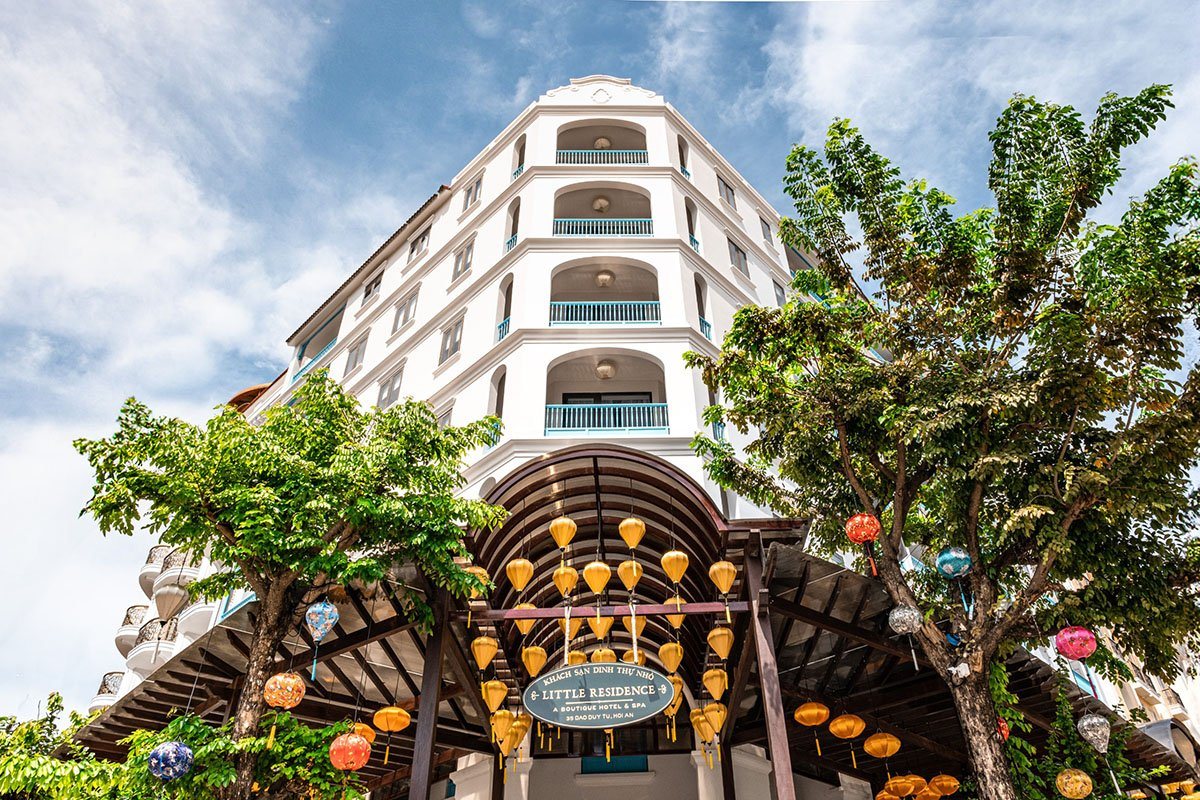 Little Residence hotel building and garden, Dao Duy Tu Street, Hoi An