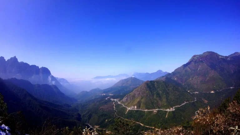 Rong May Glass Bridge Sapa: Tickets, Hours & Tips (2026) | Advice for Muslim Travellers