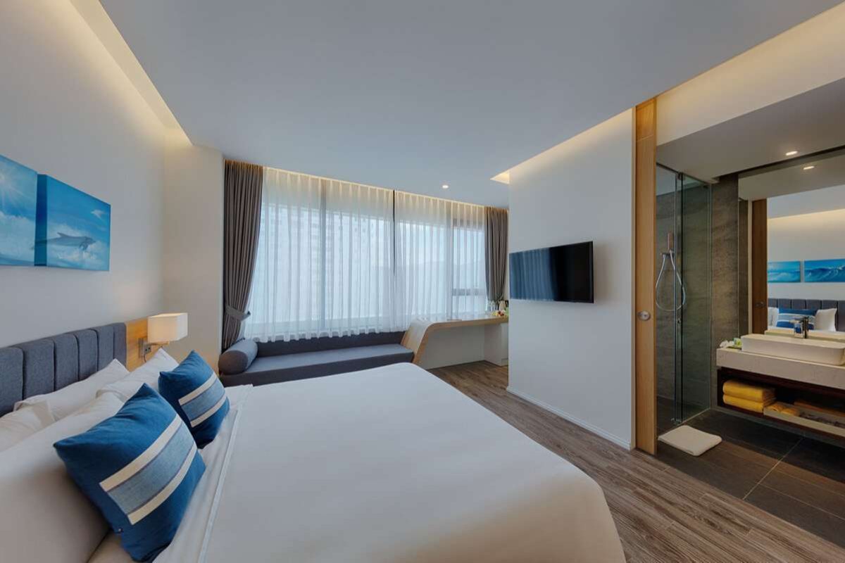 Senior Deluxe room at Parosand Danang Hotel
