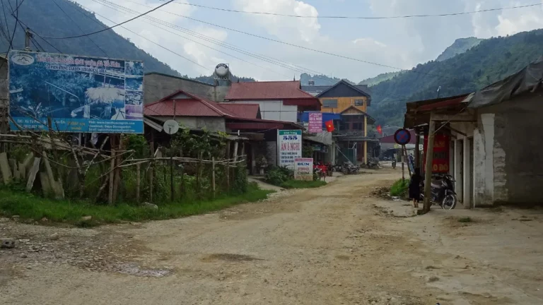 Ta Phin Village Sapa: Red Dao Herbal Bath, Cave & Tips (2026) | Guide for Muslim Families